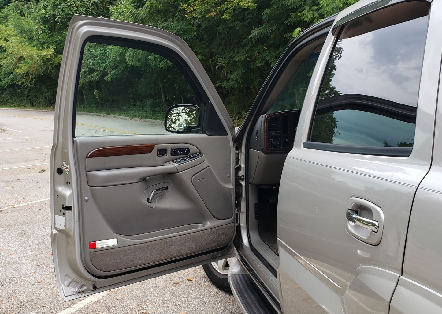 2003-06 (2nd Gen) Cadillac Escalade